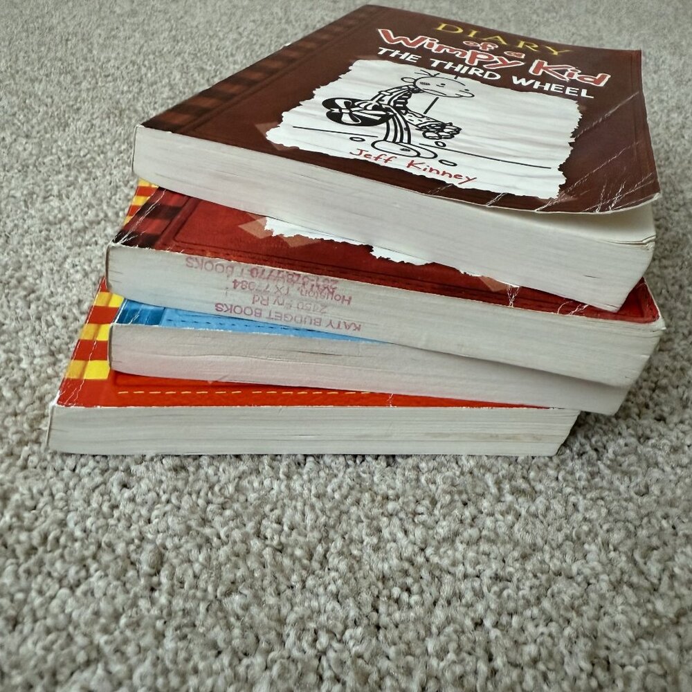 Bundle of 4 Wimpy Kid Paperback Books - Picture 3 of 6